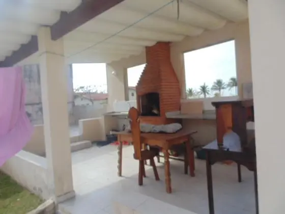 Ótima Casa 4 Dts, Amplo quintal - 100mts da Praia