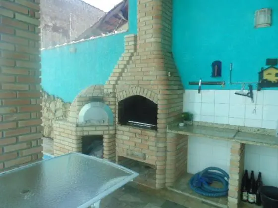 Ótimo Sobrado 5 Dts, Churrasqueira, Piscina -300mts da Praia