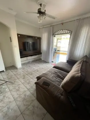 Sobrado com uma ampla e linda suíte mais 2 dormitórios, duas grandes varandas, área gourmet, garagem coberta com duas vagas