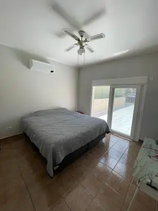 Sobrado com uma ampla e linda suíte mais 2 dormitórios, duas grandes varandas, área gourmet, garagem coberta com duas vagas