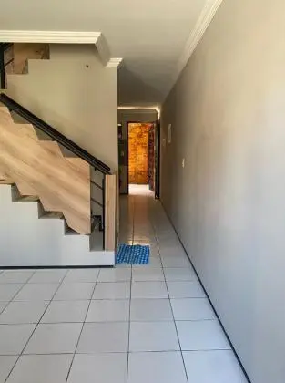 Vende-se Casa de Condomínio