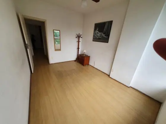 Apartamento em Santos SP - na quadra da praia
