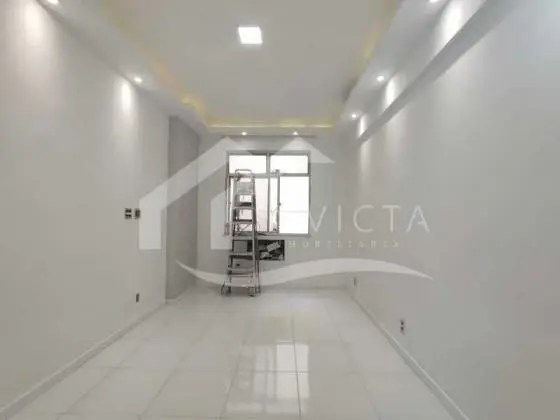 MARAVILHOSO CONJUGADO REFORMADO NO CORAÇÃO DE COPACABANA!!  IMÓVEL FCAP10802