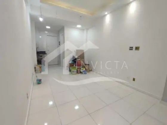MARAVILHOSO CONJUGADO REFORMADO NO CORAÇÃO DE COPACABANA!!  IMÓVEL FCAP10802