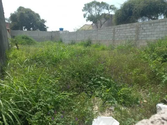 Ótimo Terreno 350m2 - 700mts da Praia