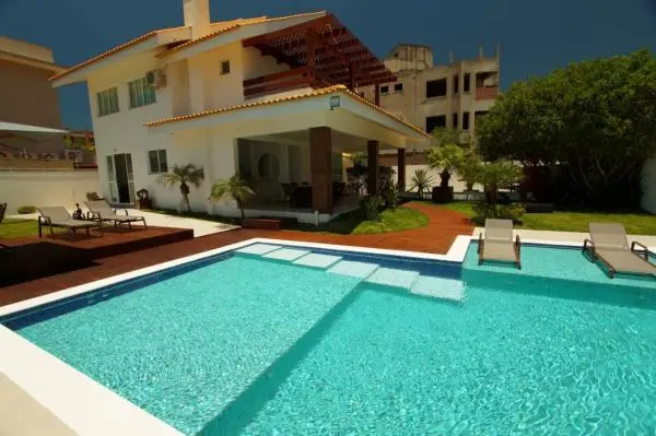 Aluguel Temporada Casa 60m da Praia de Bombinhas