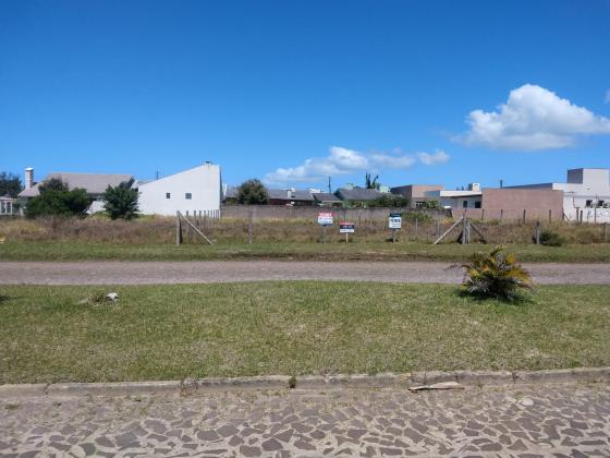 TERRENO EM ARROIO DO SAL-RS. Excelente oportunidade para investir ou construir no litoral norte do RS!!!