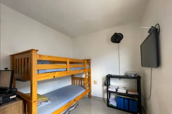 Vendo 2/4 Frente de Rua / Otima Localização e Oportunidade