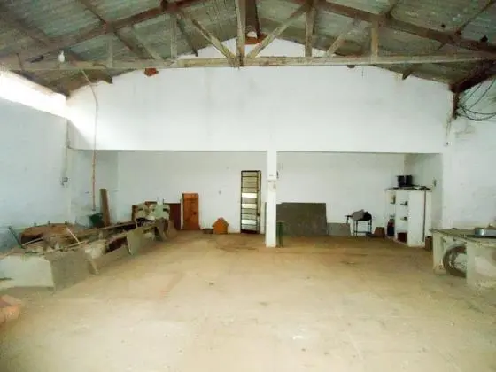 Imóvel com terreno e Galpão Industria