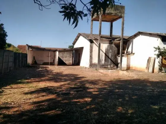 Imóvel com terreno e Galpão Industria