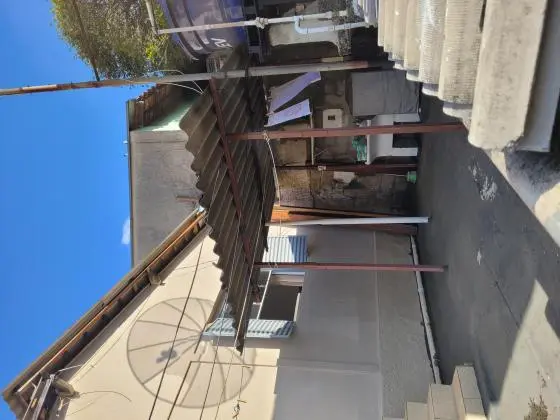 Terreno com 5 casas