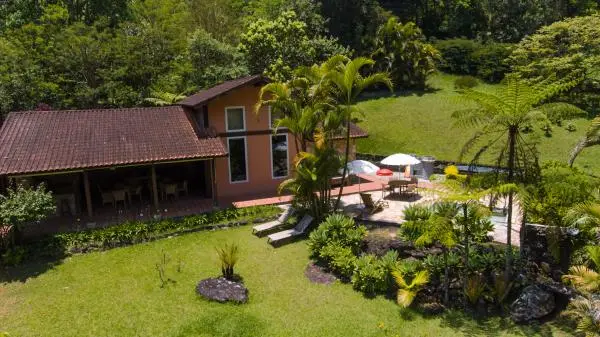 Casa para venda com 4 quartos (suítes) Região Granja Viana