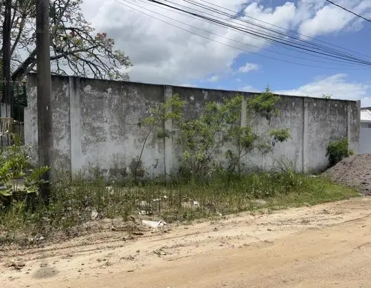 VENDO ÓTIMO TERRENO, EM ARARUAMA COM BOA LOCALIZAÇÃO .