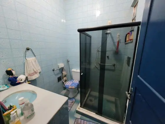 Excelente casa em condomínio residencial fechado, próximo a comércio em geral, escolas, hospital, shopping, metrô.