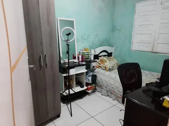 CASA NO CENTRO DE SANTO ANTÔNIO DE JESUS