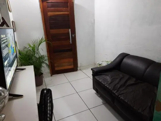 CASA NO CENTRO DE SANTO ANTÔNIO DE JESUS