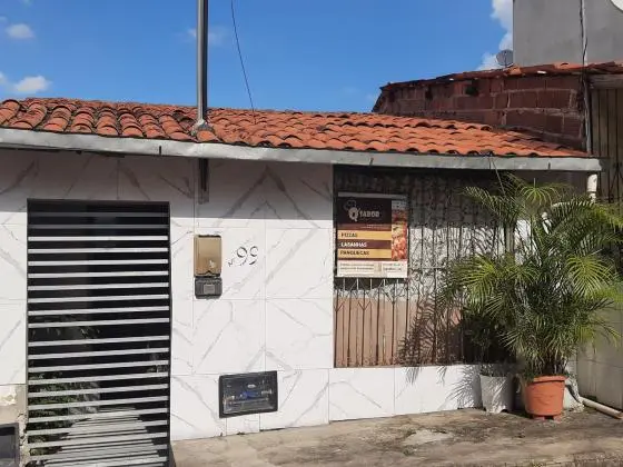 CASA NO CENTRO DE SANTO ANTÔNIO DE JESUS