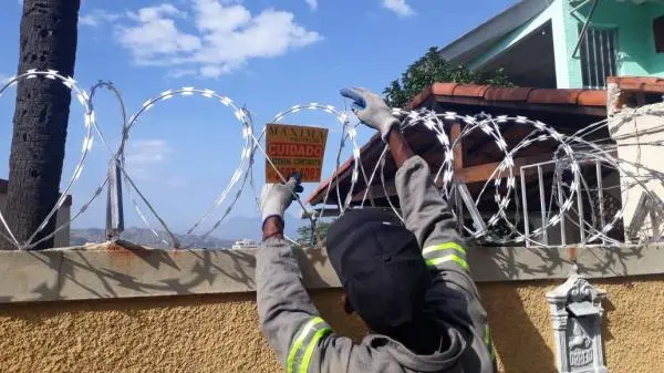 Concertina para instalação no muro RJ
