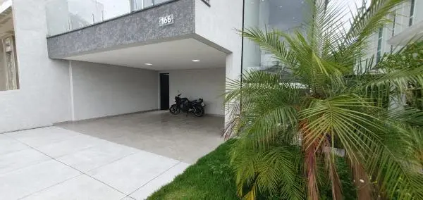 Residencial New Ville - Casa nunca habitada, 3 Suítes (sendo uma máster com closet) 4 vagas. Fino acabamento