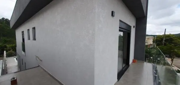 Residencial New Ville - Casa nunca habitada, 3 Suítes (sendo uma máster com closet) 4 vagas. Fino acabamento