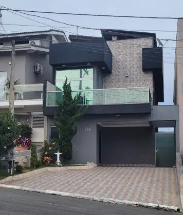Casa em Condomínio Fechado à Venda em Mogi das Cruzes - SP