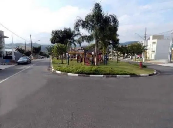 Casa em Condomínio Fechado à Venda em Mogi das Cruzes - SP