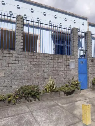 Casa com 2 terrenos