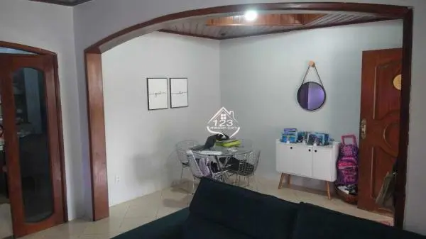 Casa à venda no Coqueiro com 2 quartos
