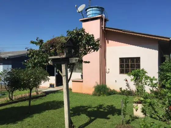 CASA NO CENTRO DA CIDADE DE ARARICÁ - RS