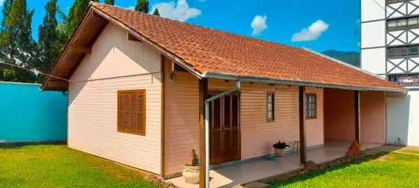 CASA NO CENTRO DE IGREJINHA - BOM PASTOR