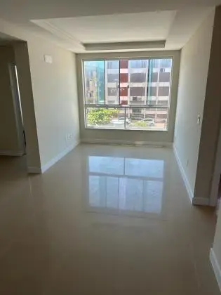 Excelente Apartamento Nunca Habitado à uma quadra do Mar