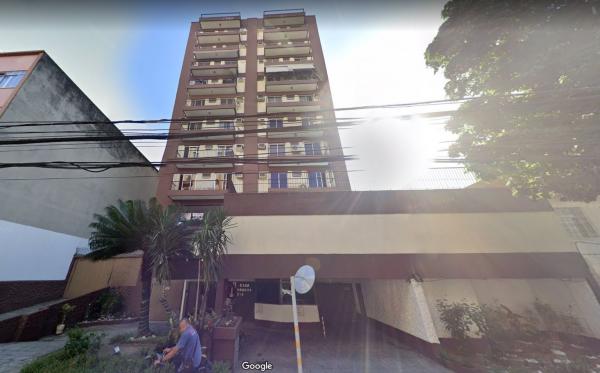 Meier 180.000 + 60x de 2.000 Rua Fábio da Luz,214 2 quartos suíte,dependências de empregada,Garagem coberta