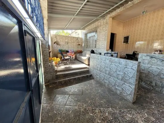 Vendo casa em condomínio residencial fechado em Inhaúma