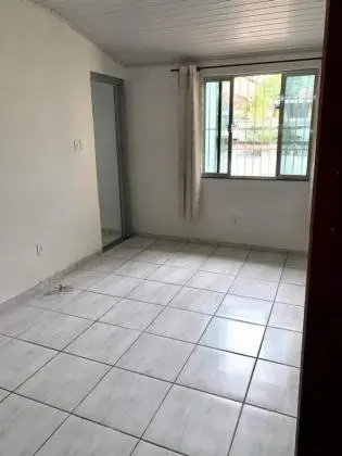 Vendo casa frente de rua em Anchieta