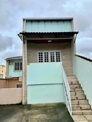 Vendo casa frente de rua em Anchieta