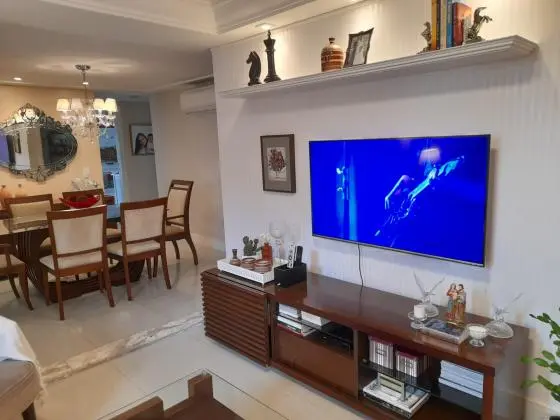 Esplêndido Apartamento no Costa Azul: 3/4 e 3 banheiros sendo 1 suite