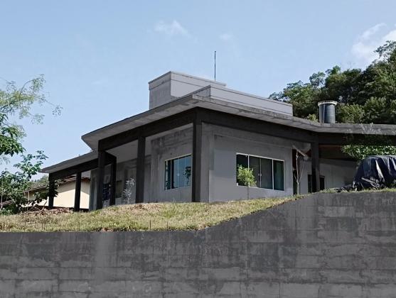 Vende-se casa de Esquina Nova Brasília - Joinville
