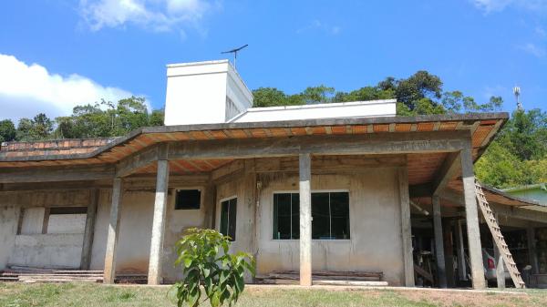 Vende-se casa de Esquina Nova Brasília - Joinville