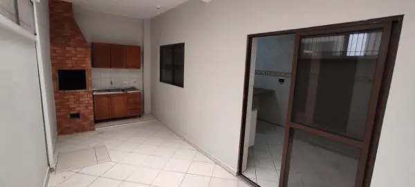 Excelente Triplex no Xaxim podendo ser comercial ou residencial