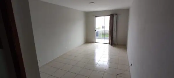 Excelente Triplex no Xaxim podendo ser comercial ou residencial