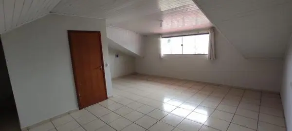 Excelente Triplex no Xaxim podendo ser comercial ou residencial