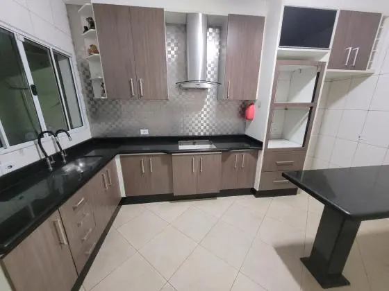 Sobrado, 2 suítes e 2 vagas - bairro Cidade Lider