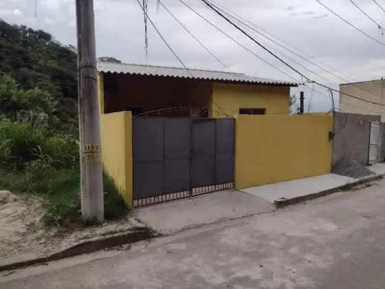 VENDO CASA LINEAR EM CAMPO GRANDE  PERTO DO SÃO JORGE