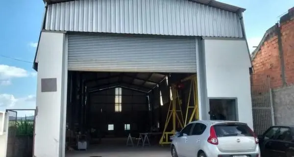 Aluga-se Galpão de 278m2