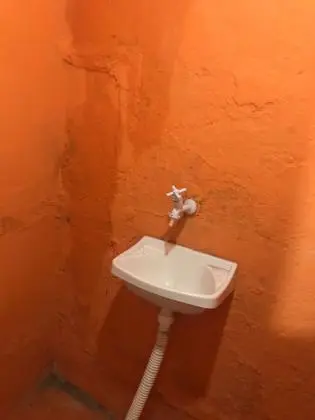 ALUGA-SE SALÃO COMERCIAL NO JARDIM ANA ESTELA EM CARAPICUIBA