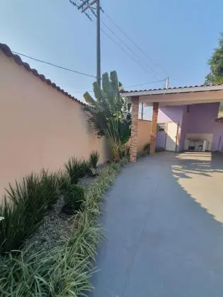 Vende-se casa no Centro de Itanhaém