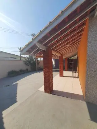 Vende-se casa no Centro de Itanhaém