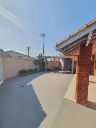 Vende-se casa no Centro de Itanhaém