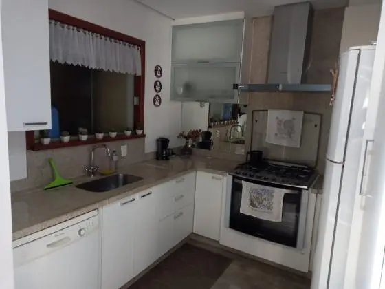 LINDO APTO COM 3 DORMITÓRIOS SENDO UMA SUÍTE (127 M2 PRIVATIVOS) EM ÁREA NOBRE DA CIDADE E 1 VAGA DE GARAGEM