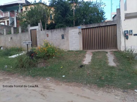 Vende-se excelente casa divisa C.Frio X S.Pedro com vista parcial do mar
